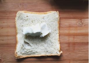 中间放入适量奶砖