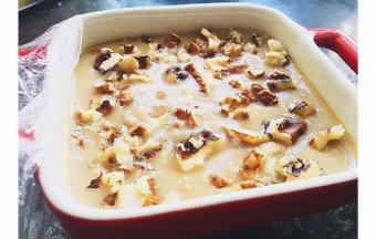 然后取出鸡蛋羹，将核桃肉撒在上面，继续蒸3分钟左右即可~