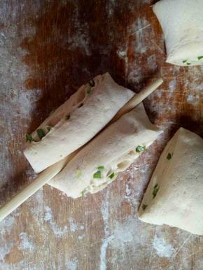 中间用筷子压一下