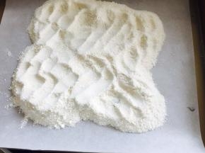 搅拌均匀后，平铺散开