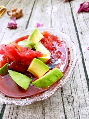 此时的汤已经很甜糯。想在甜的建议加点蜂蜜。