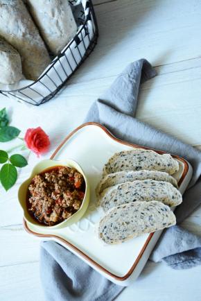 牛肉酱抹面包就最好啦。