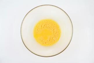 打散成鸡蛋液。