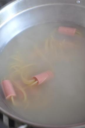 煮8分钟捞出。