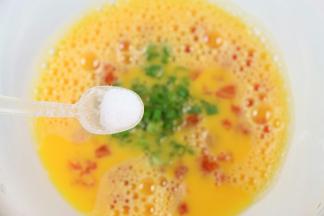 加入适量的盐。