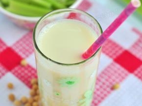 按个人口味趁热添加冰糖调味。