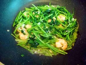 炒至均匀即可出锅。