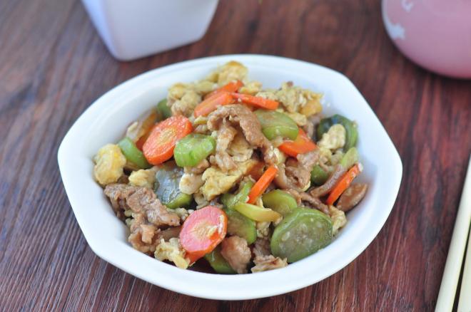 丝瓜小炒肉
