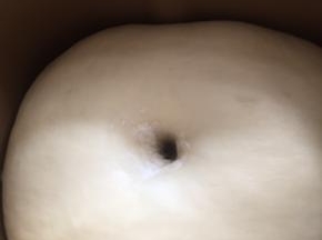 4:大概50分钟左右，手指沾面粉，往中间戳洞，不回就是好了。