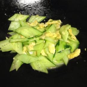 最后加入鸡蛋炒匀即可出锅。