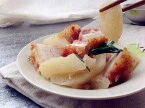 盛盘即可，很美味的一道家常菜哟。你会抢着吃柚皮的，快试一试吧