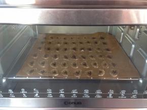 然后将烤盘拿走，继续烤30分钟