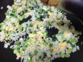 最后加少许生抽炒匀即可出锅。