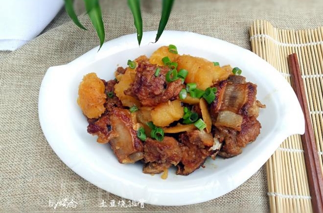 土豆烧排骨
