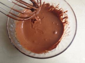 拌好的可可蛋黄糊