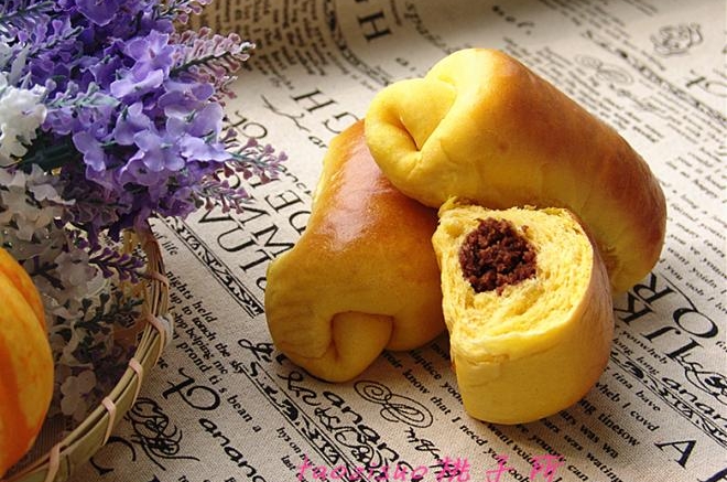 南瓜红豆馅餐包