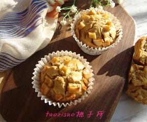 香甜的苹果枫糖蛋糕做好了