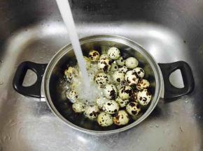 煮熟后立即用凉水过凉。