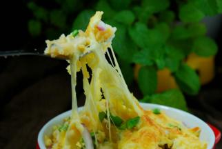 瞧这长长的拉丝好诱惑是不是