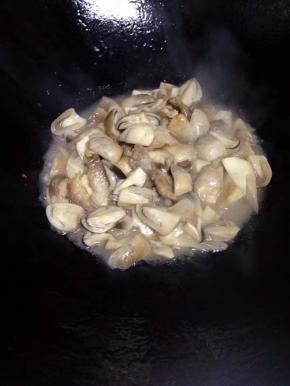 加适量的水去煮5分钟。