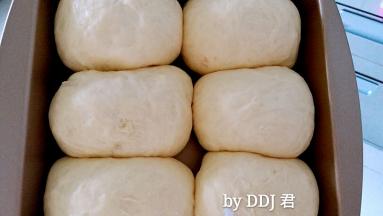 发至两倍大就可以了。烤箱开启180度预热