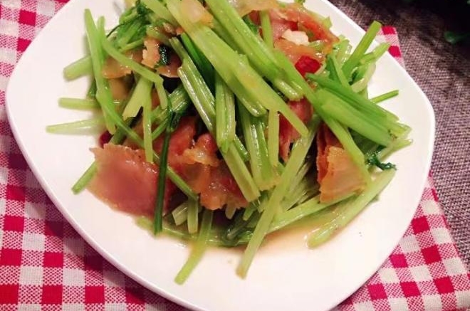 芹菜炒腊肉