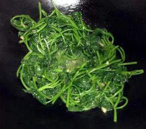 翻炒均匀，即可出锅。