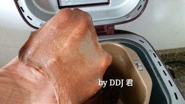 两个程序后可以拉出薄而韧的膜，揉面就完成啦