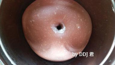 发酵至面团2至2.5倍大，发酵完成