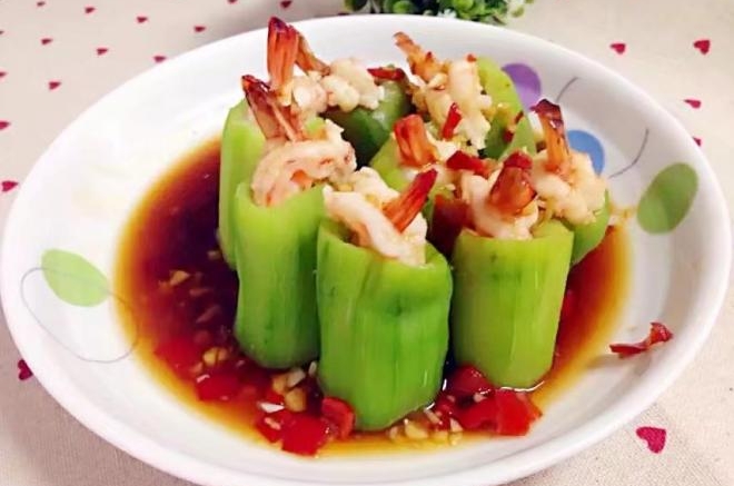 蒜茸丝瓜鲜虾盅