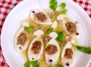 浇在蒸好的豆腐上即可。