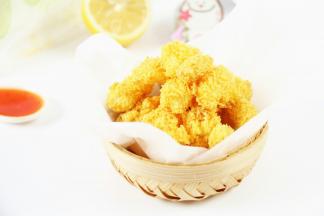 烤好后，沾上自己甜辣酱，味道更好。