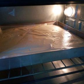 烤箱150度预热，中层，上下火150度烤30分钟，