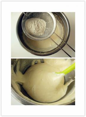 筛入低筋粉，以十字从底部翻拌，拌匀至没有干粉即可，沿盆边倒入色拉油，拌匀