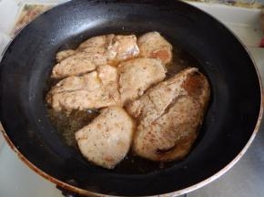 一面煎五分钟翻面煎