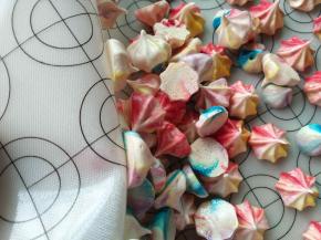 硅胶垫的好处，揭下蛋白糖