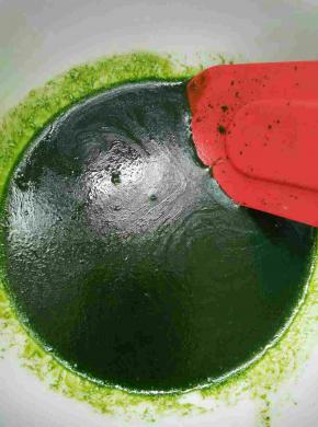 菠菜汁和油充分乳化