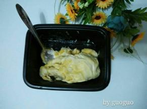 榴莲去核，取肉300克