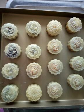 全部包好，再一起压模。