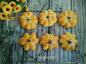 烤好后取出放烤网上晾凉