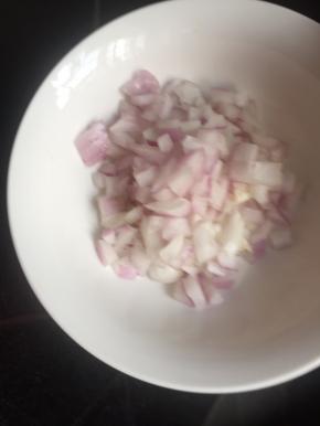 半个洋葱切丁