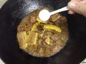 加入适量的盐调味,收汁至浓稠即可