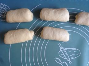 从上往下卷起，静置15分钟