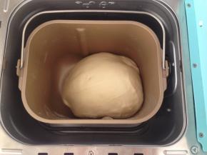 面团和好后，选择发酵功能50分钟