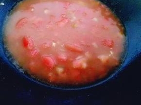 加入一碗清水，大火烧开。