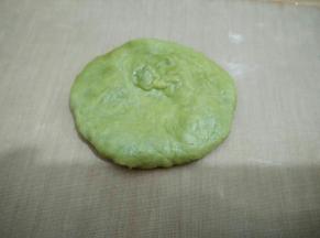 抹茶面皮擀两个