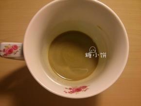 红糖15G加牛奶50G搅匀，用微波炉叮30秒加热。
搅拌至红糖充分溶解，放凉备用