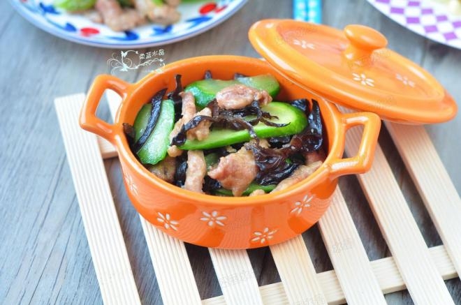 黄瓜熘肉片