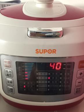 放入电压力锅中按煲汤键即可