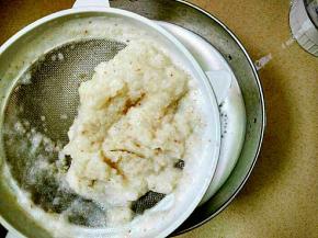 过滤果汁。（不过滤也可以）